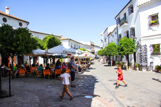 pavement cafes small